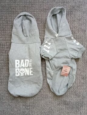 Gray "Bad to the Bone" Dog 🐶 Hoodie Size M